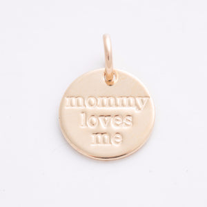 'Mommy Loves Me' Tiny Charm